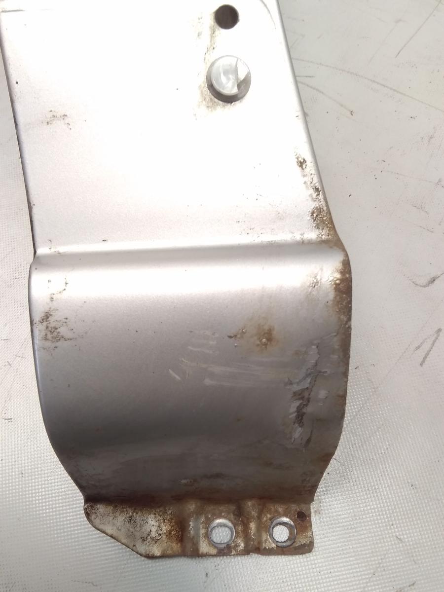 Suzuki Liana original Kotflügel vorn links silbermetallic BJ2005 Anrostung