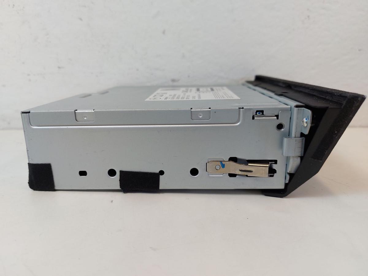 Mazda 2 Typ DJ CD Spieler Player Laufwerk Mittelkonsole unten OEM