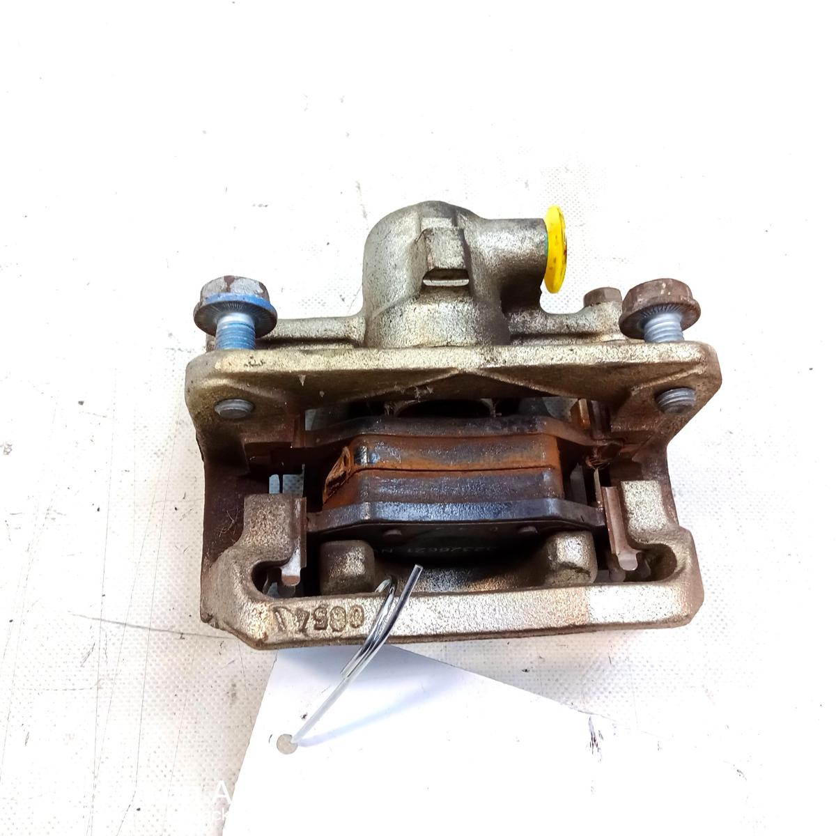 Mercedes A-Klasse W168 original Bremssattel Hinterachse links mit Tr&auml;ger Bj.2000
