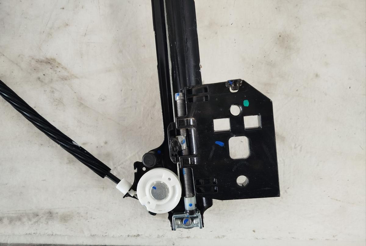 NIO ET7 Elektro Fensterheber vorn rechts elektrisch Hebermotor und Hebermechanik