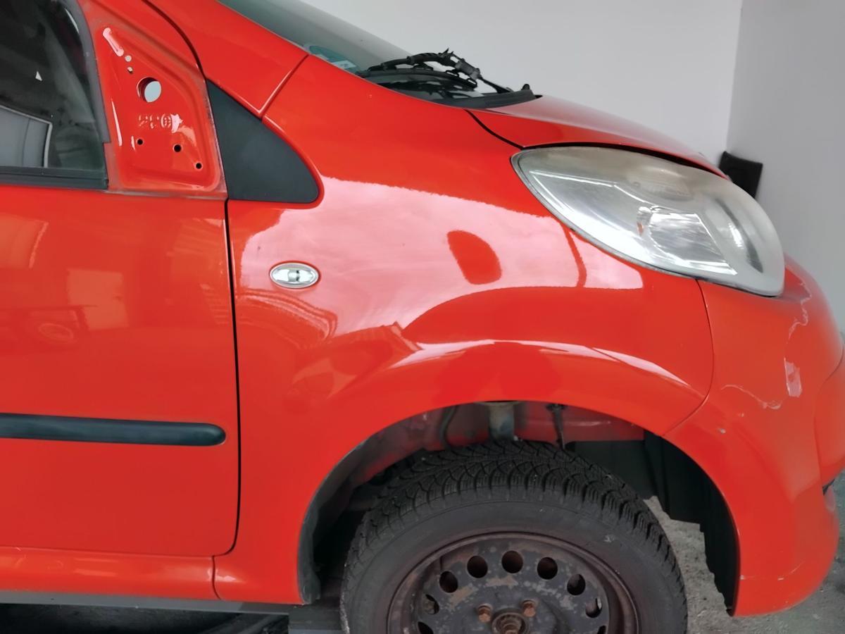 Citroen C1 original Kotfl&uuml;gel vorn rechts KJH Scarletrot BJ2009