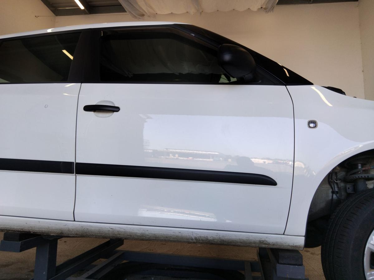 Skoda Fabia 2 5J Facelift Tür vorn rechts Beifahrertür candyweiss 1026 BJ2011