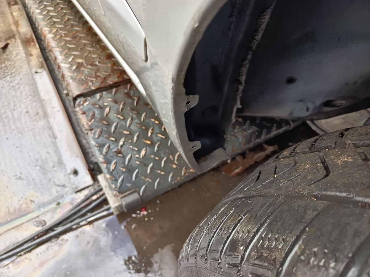 Ford S-Max I original Kotfl&uuml;gel rechts Seitenteil Kristallsilber Bj 2007