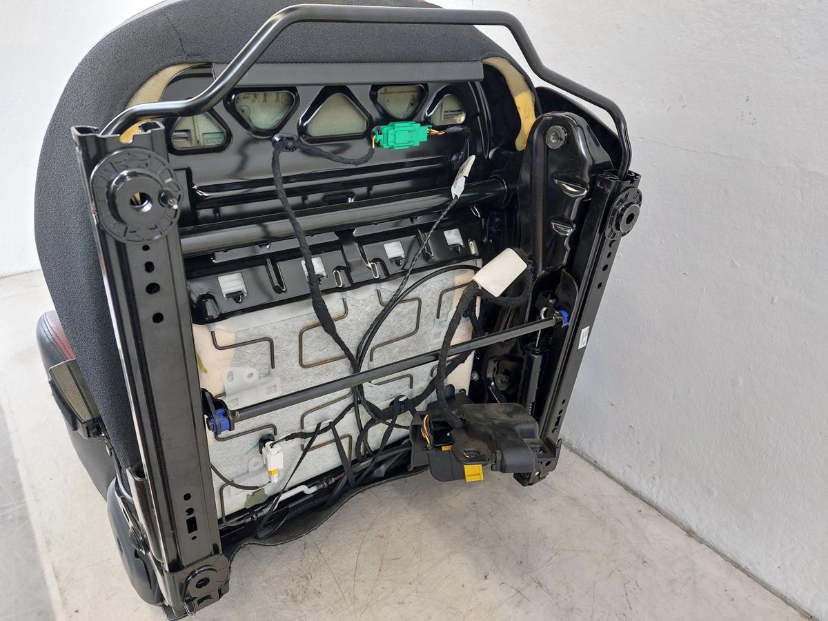 Citroen DS3 Sport Chic Sitz vorn links Fahrersitz Leder Ledersitz weinrot