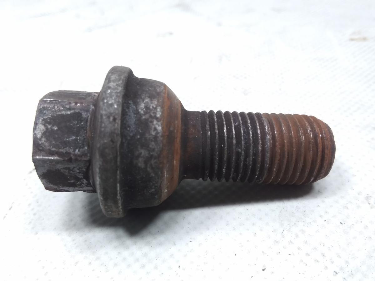 Mercedes Vito 447 Satz Radbolzen 20 St&uuml;ck M14x1,5 SW17 Bj.2014