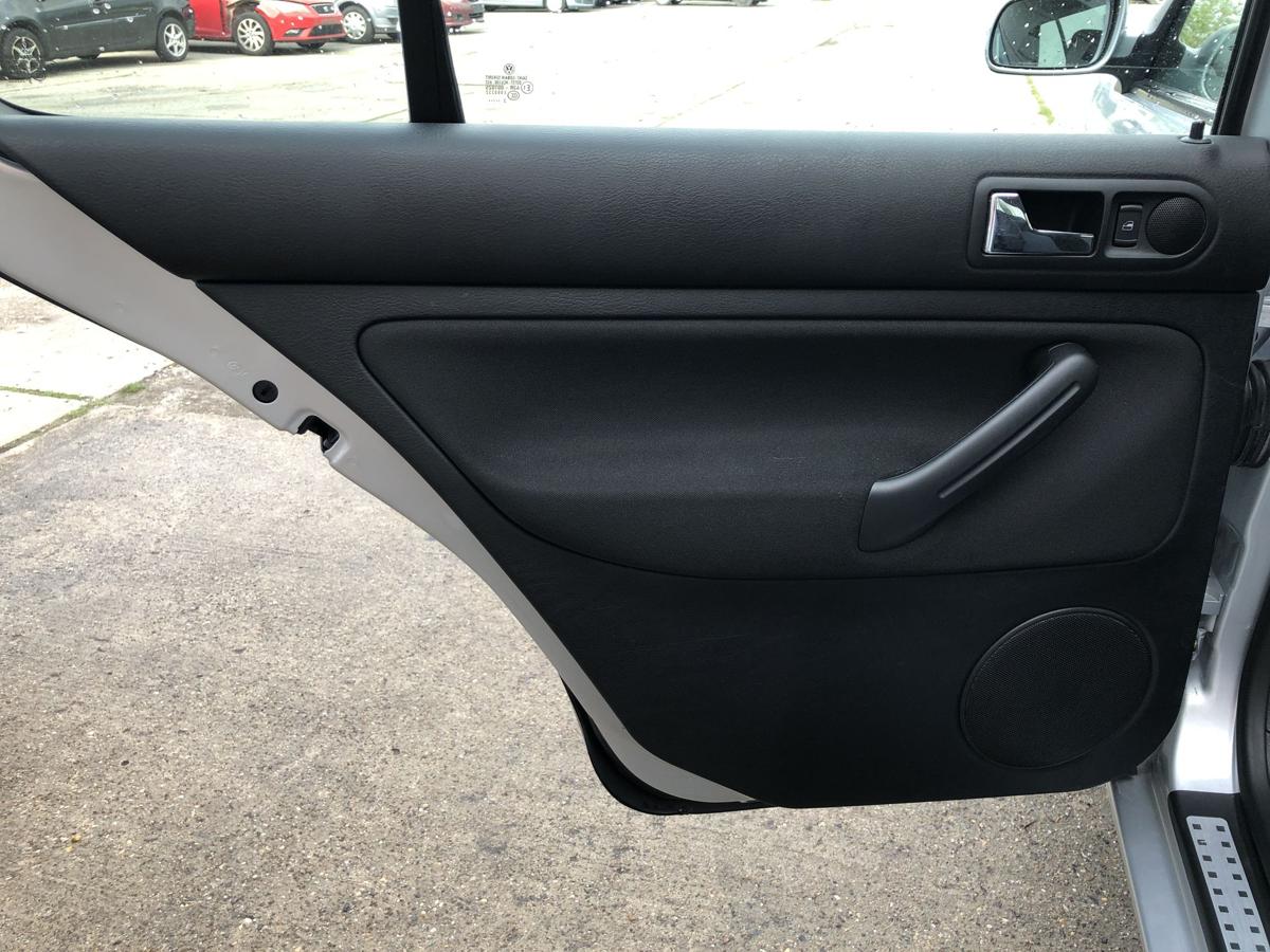 VW Golf 4 IV 1J T&uuml;rverkleidung hinten links Fondt&uuml;r f&uuml;r EFH 5-t&uuml;rer NICHT Kombi