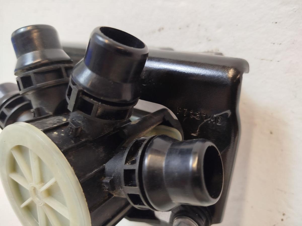 NIO ET7 Elektro Zusatzwasserpumpe mit 5 Wegeventil Ventil K&uuml;hlkreislauf