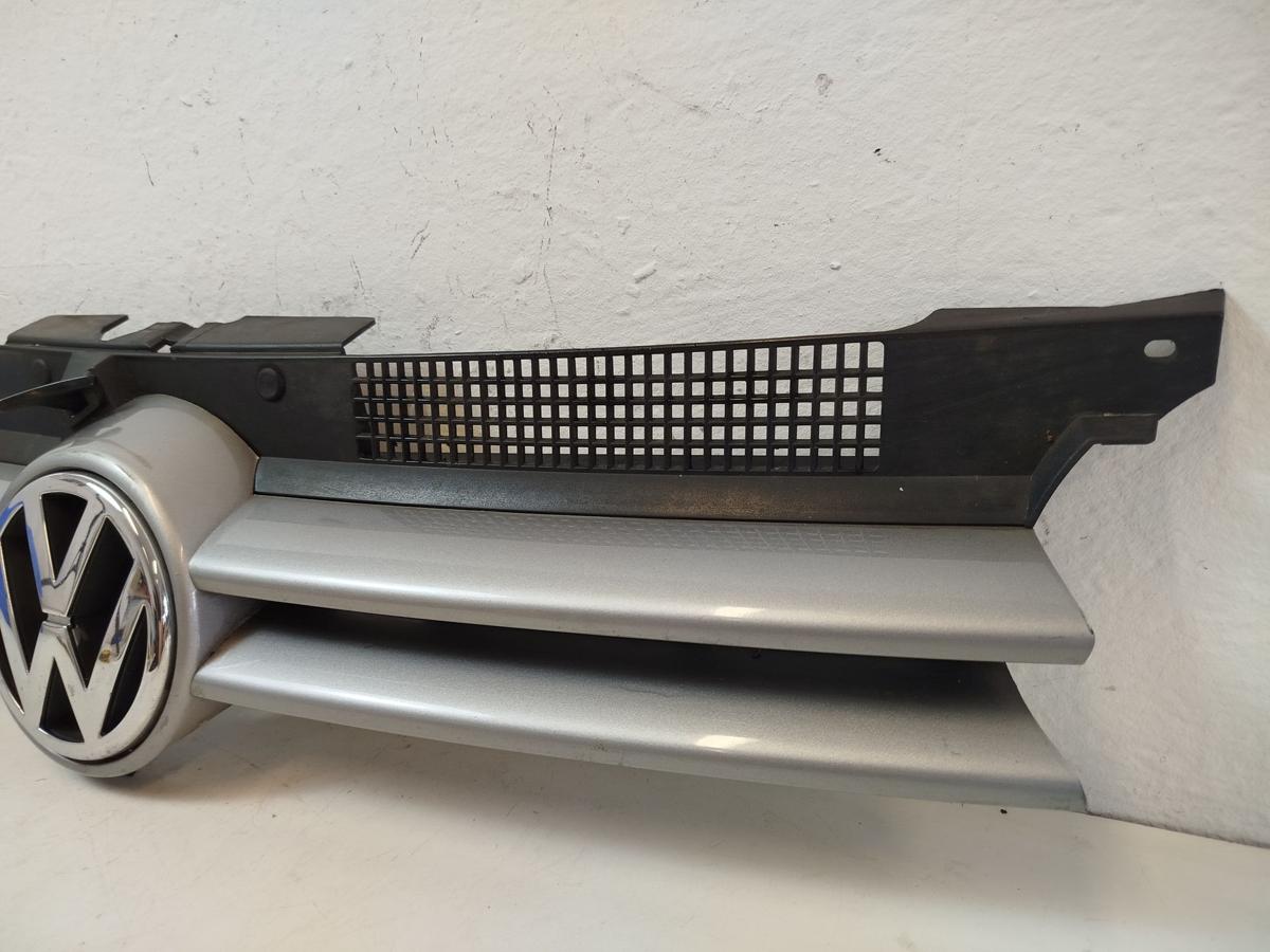 VW Golf 4 IV 1J K&uuml;hlergrill vorn Grill Frontgrill mit VW Logo LD7V Silbergrau