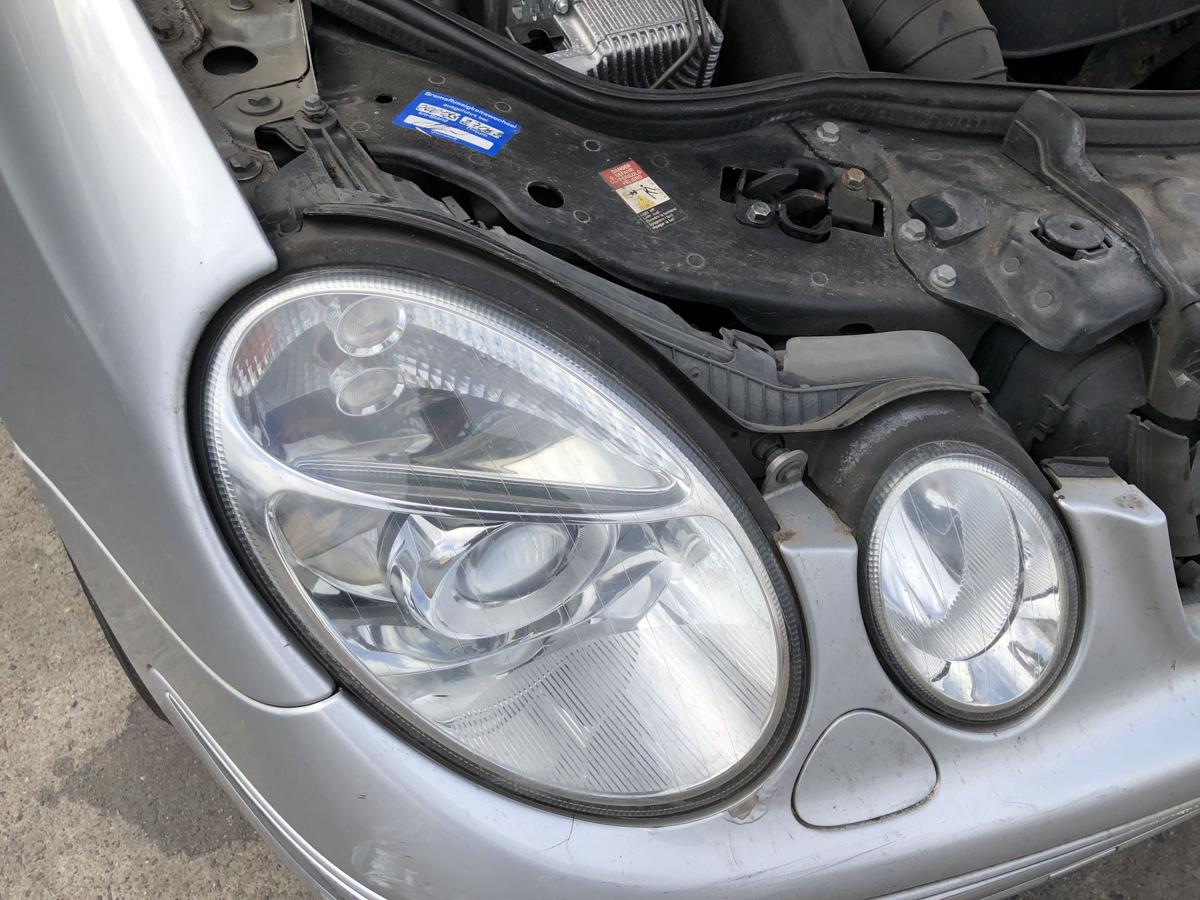 Mercedes E Klasse W211 Limo Scheinwerfer rechts Xenon Frontscheinwerfer Lampe