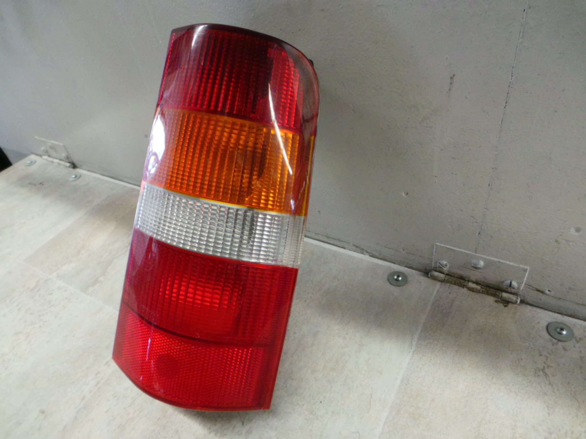 Ford Escort Express Bj.95-01 Rückleuchte rechts Heckleuchte Schlußleuchte