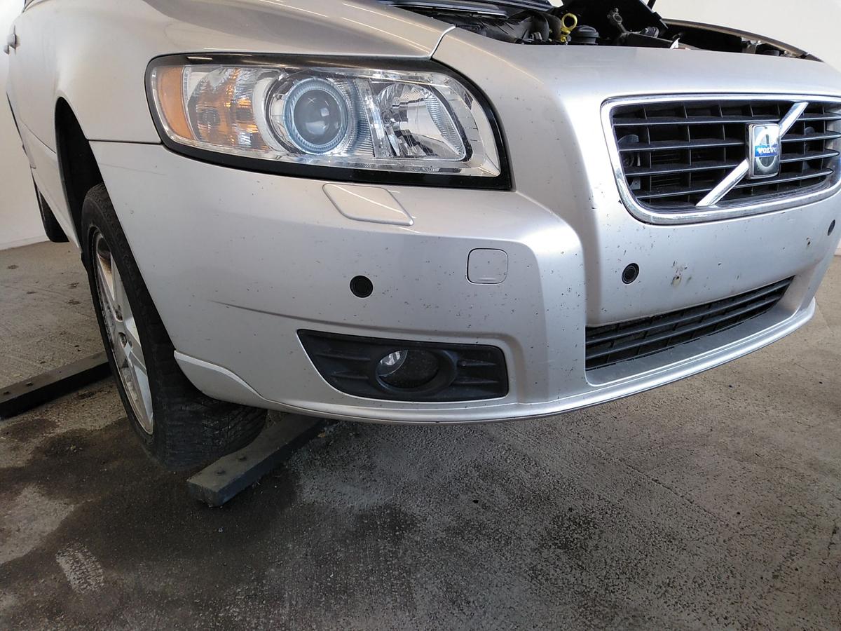 Volvo V50 Facelift original Stoßfänger Stoßstange vorn mit PDC und SRA Bj.2008