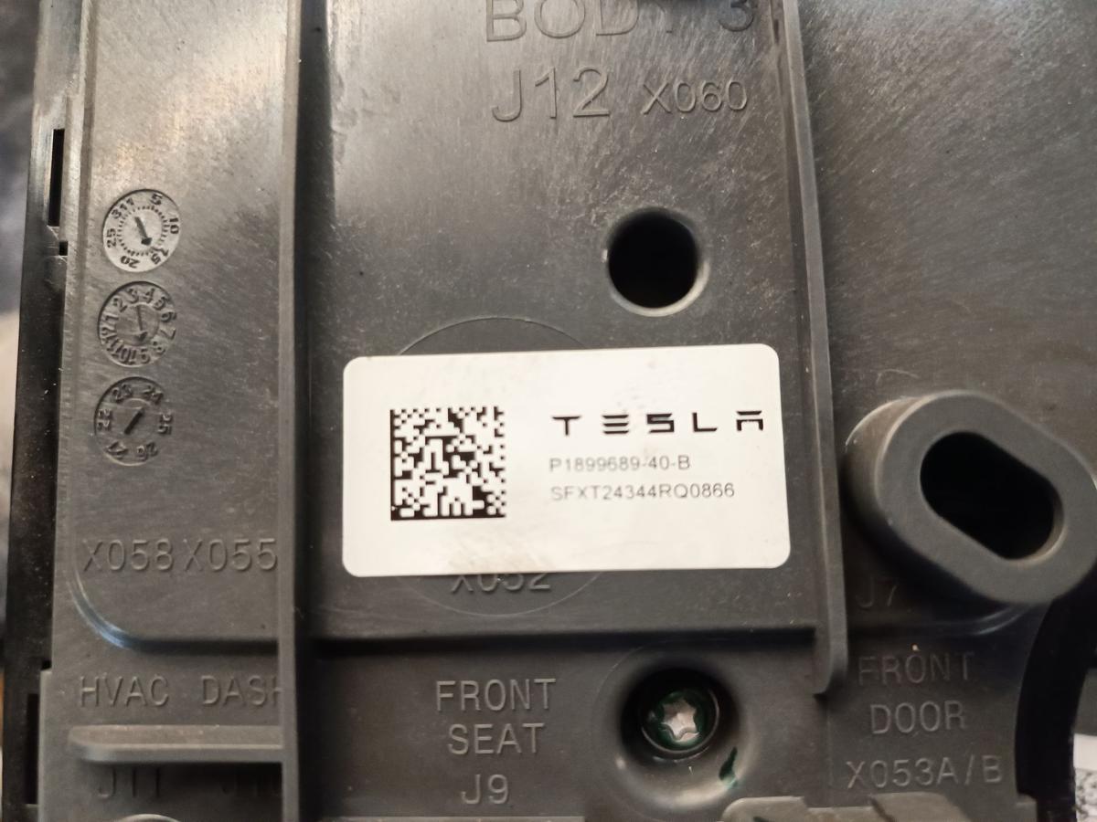 Tesla Model Y original Steuerger&auml;t T&uuml;r rechts P189968940B Baujahr 2025