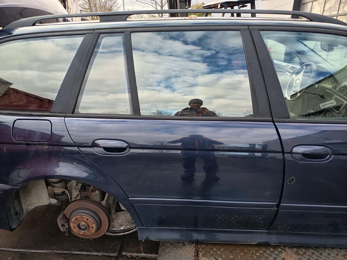 BMW E39 Touring original T&uuml;r hinten rechts Fond 317/5 Orientblau Bj 2003