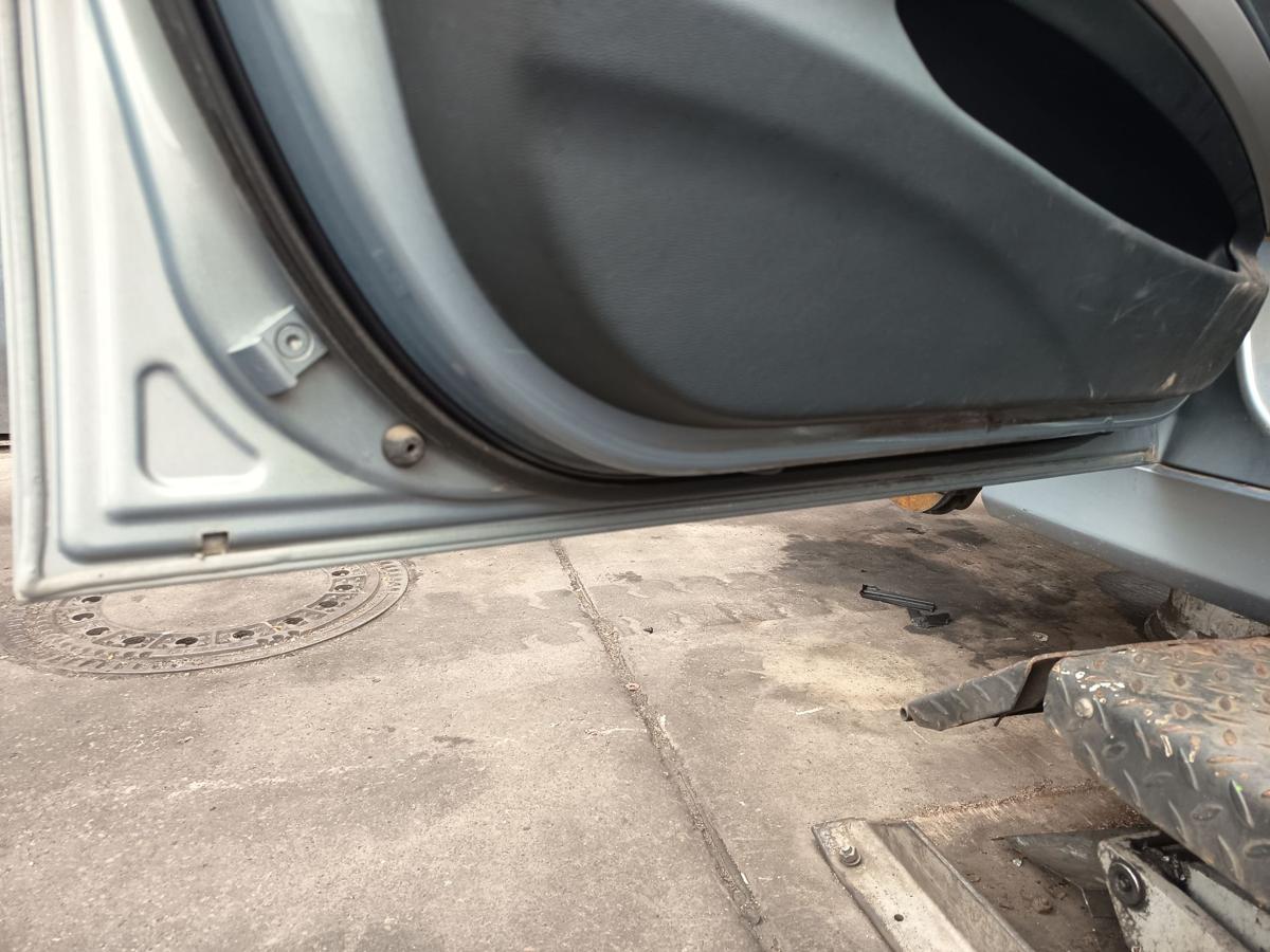 BMW E90/91 original T&uuml;r vorn links Fahrer A34 Arktis vor LCI Bj 2006