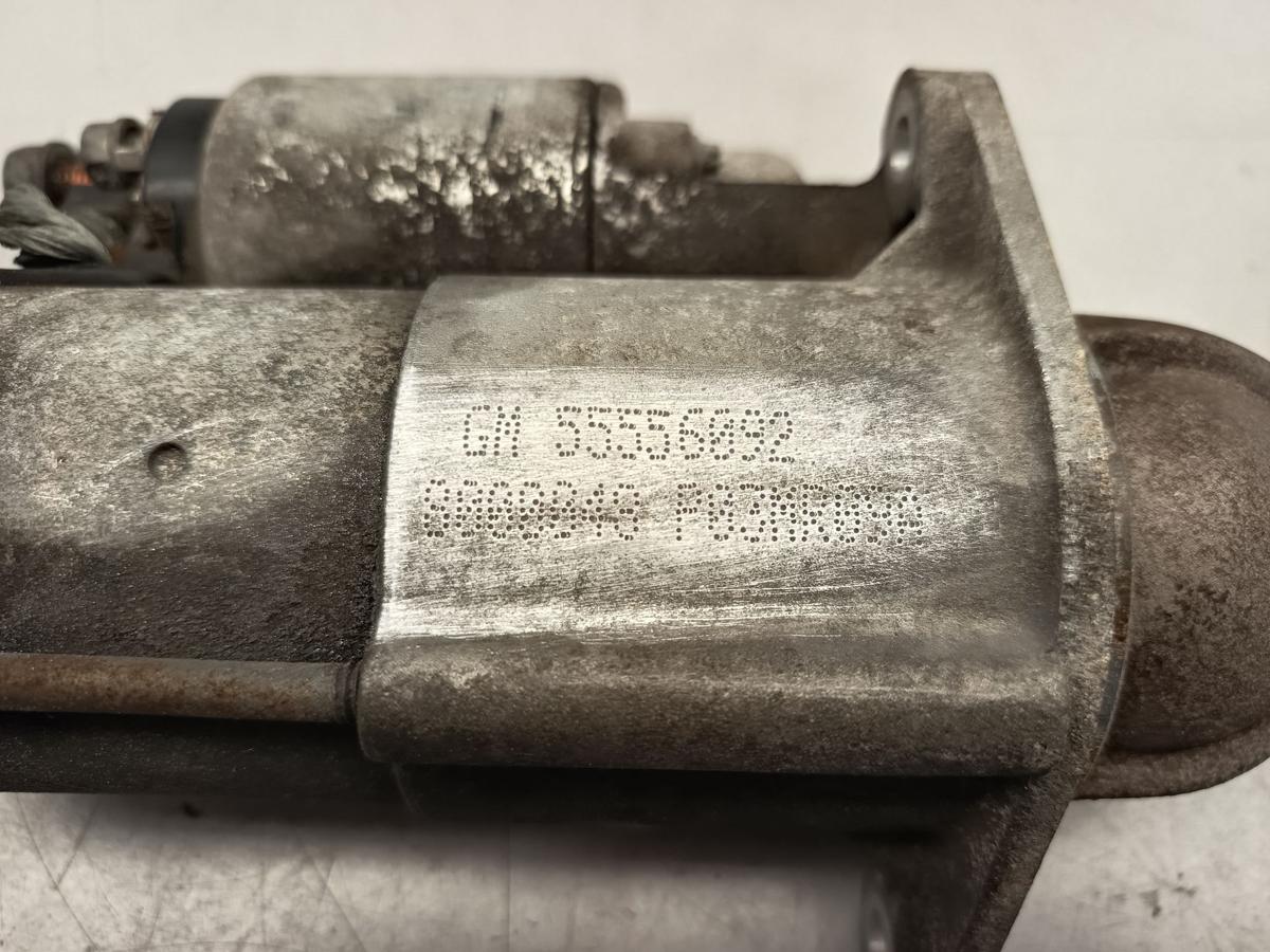 Opel Zafira B original Anlasser Starter Baujahr 2009