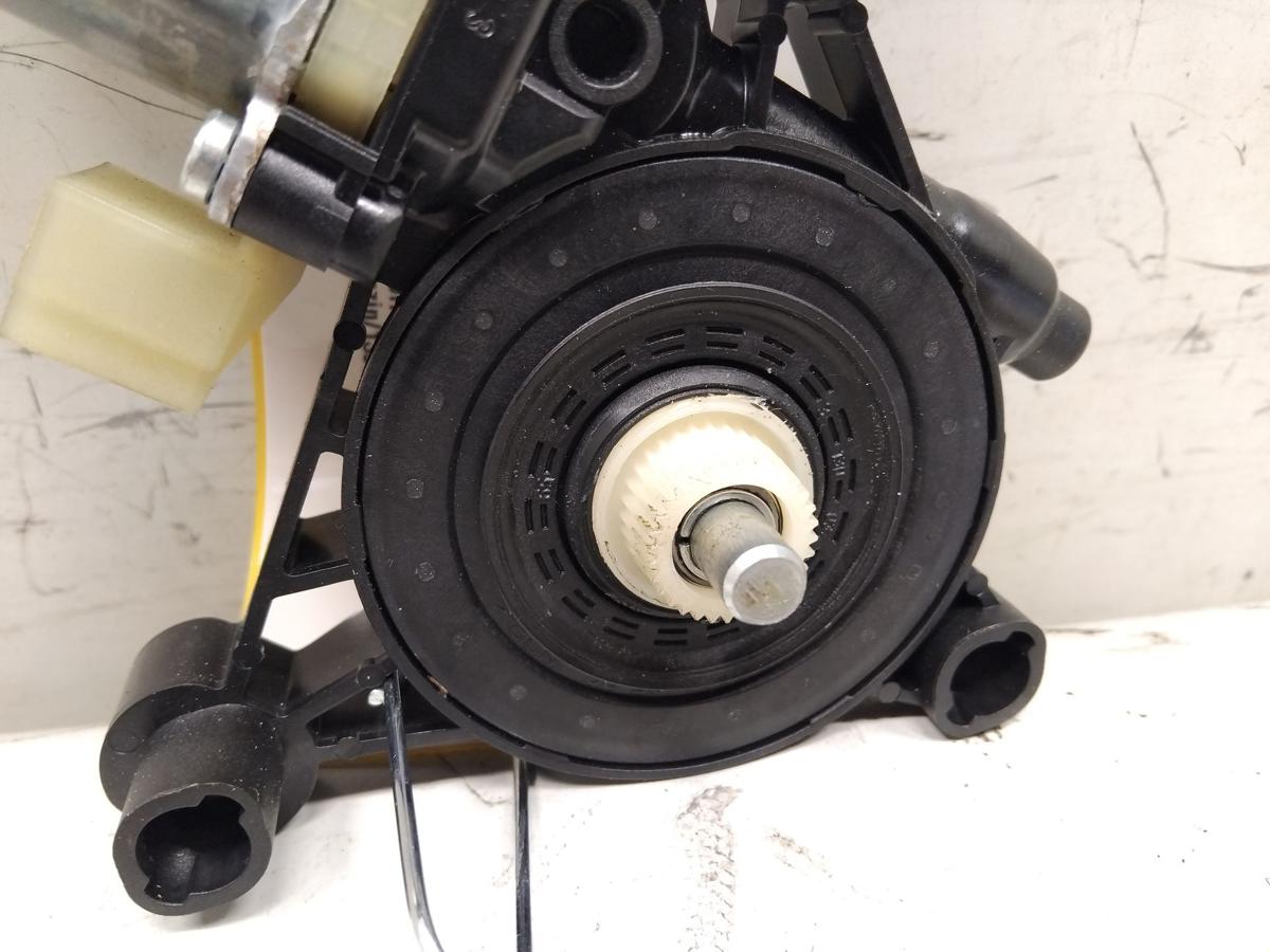 VW Golf Sportsvan original Fensterhebermotor vorn links Bj.2017