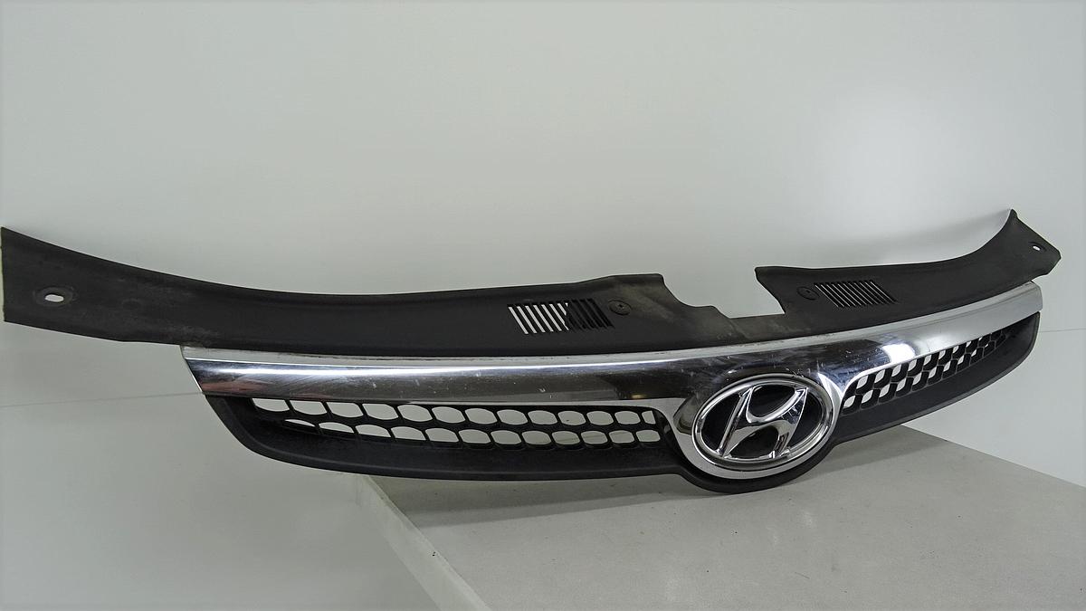 Hyundai i30 Kühlergrill mit Emblem Bj2009 Modell bis 2010