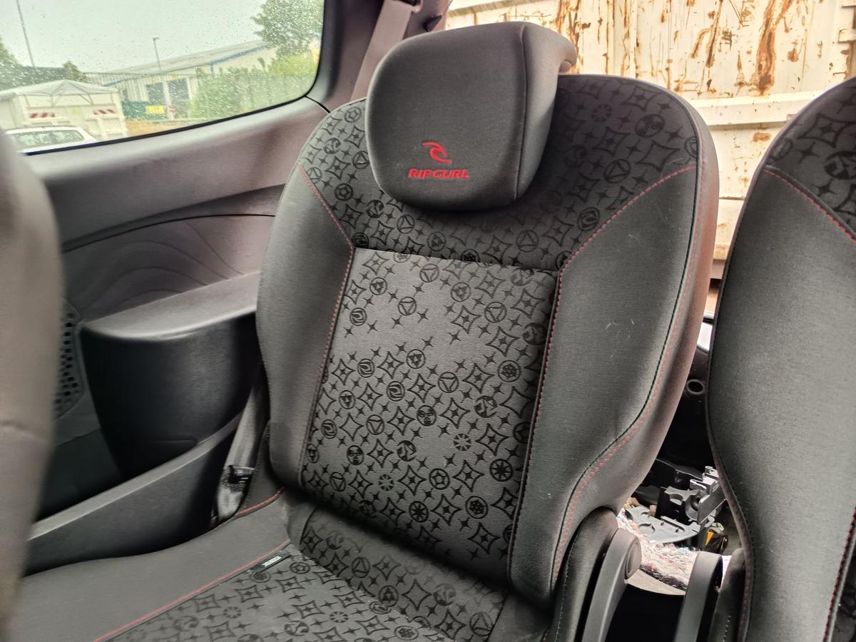 Renault Twingo II original Einzelsitz hinten rechts Fond Stoff Ripcurl Bj 2011