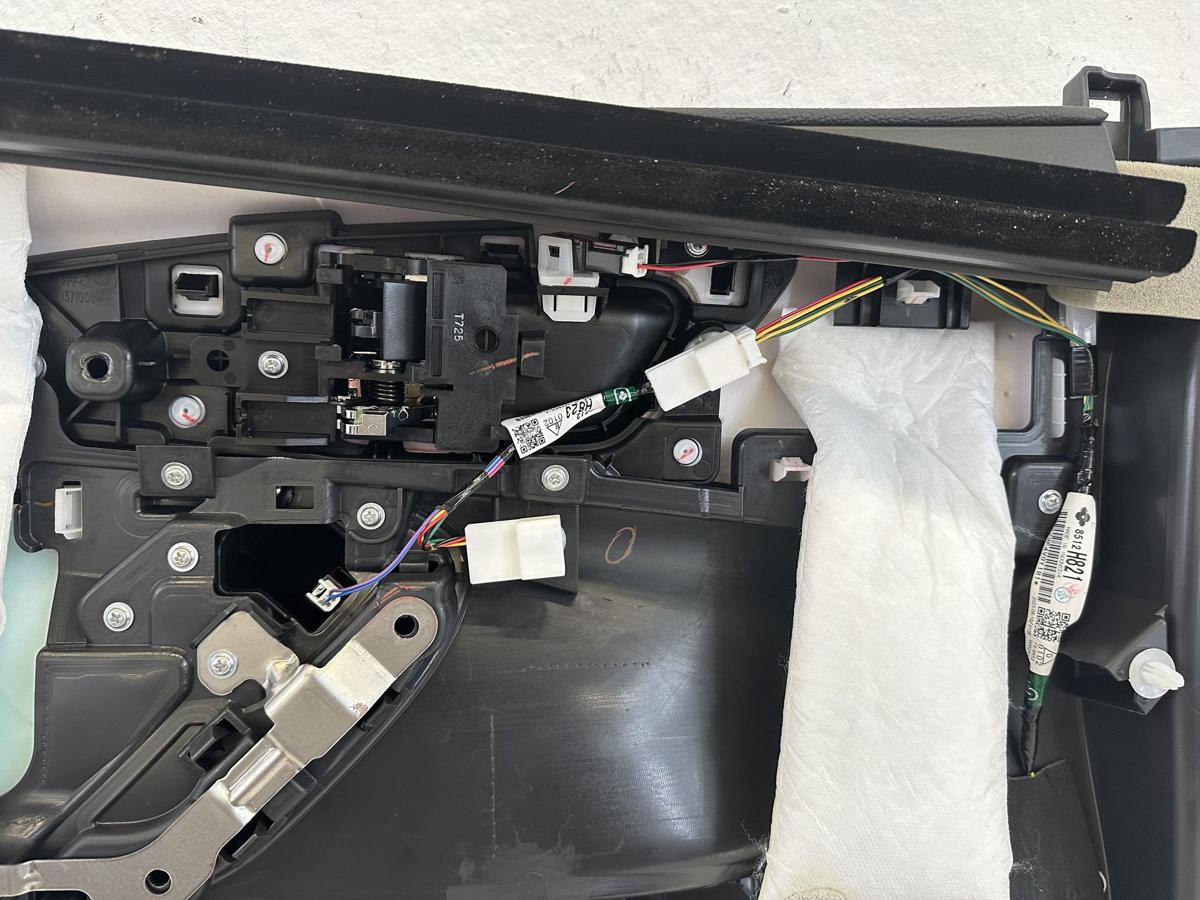 Mitsubishi Eclipse Cross GK0 ab21 T&uuml;rverkleidung vorn rechts T&uuml;rpappe OEM