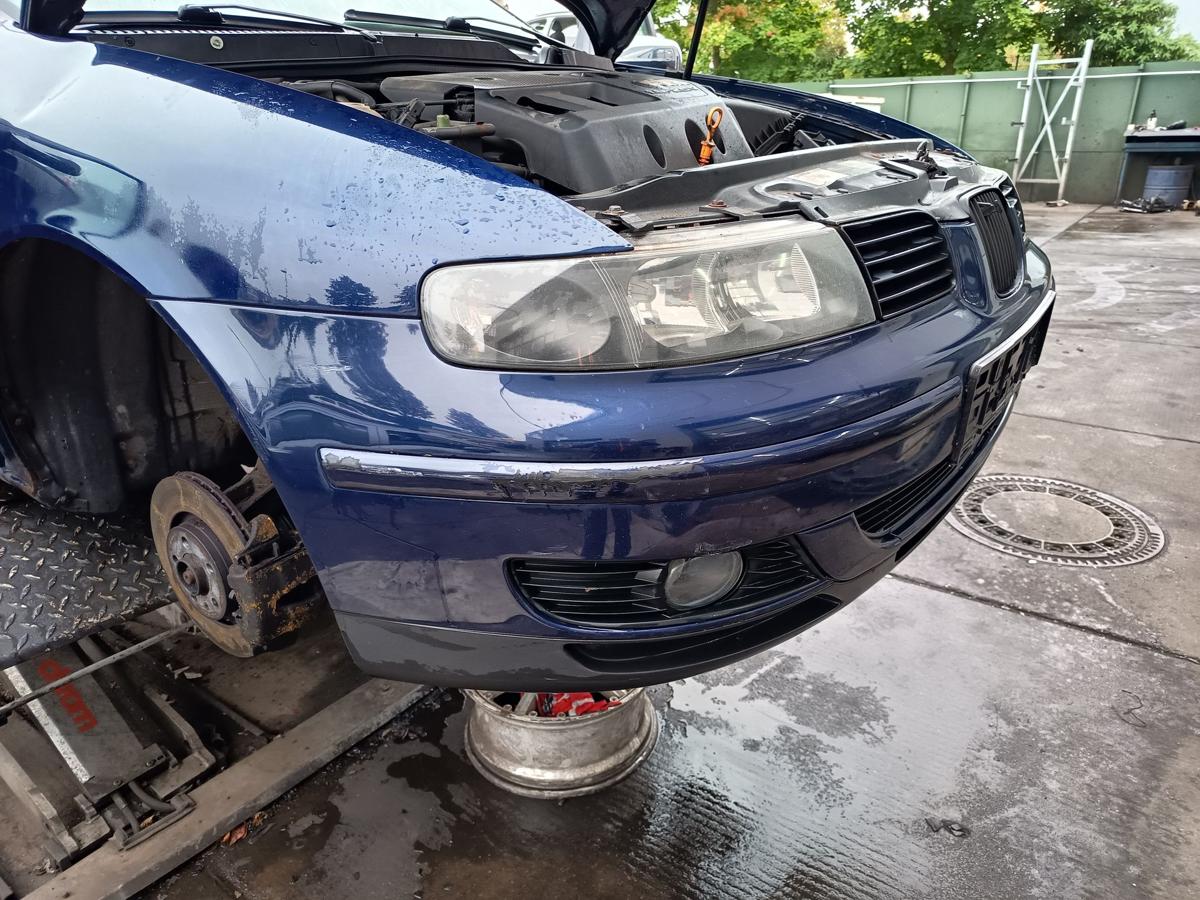 Seat Toledo 1M original Stoßstange Fänger vorn/Front B5N Indigoblau Bj 2000