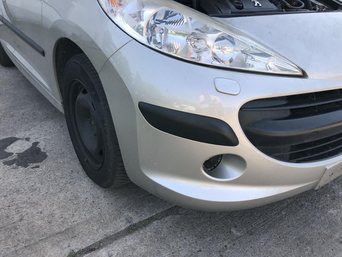 Peugeot 207 SW Typ WE Sto&szlig;f&auml;nger vorn Frontsch&uuml;rze mit Nebel und SRA bsi 2009