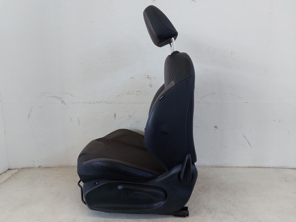 Peugeot 2008 I CU Sitz vorn links Fahrersitz Kunstleder Stoff braun Heizung