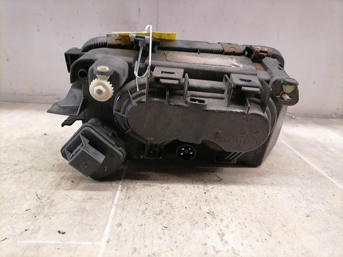 Audi A3 8L 96-00 Scheinwerfer Lampe vorn links Halogen