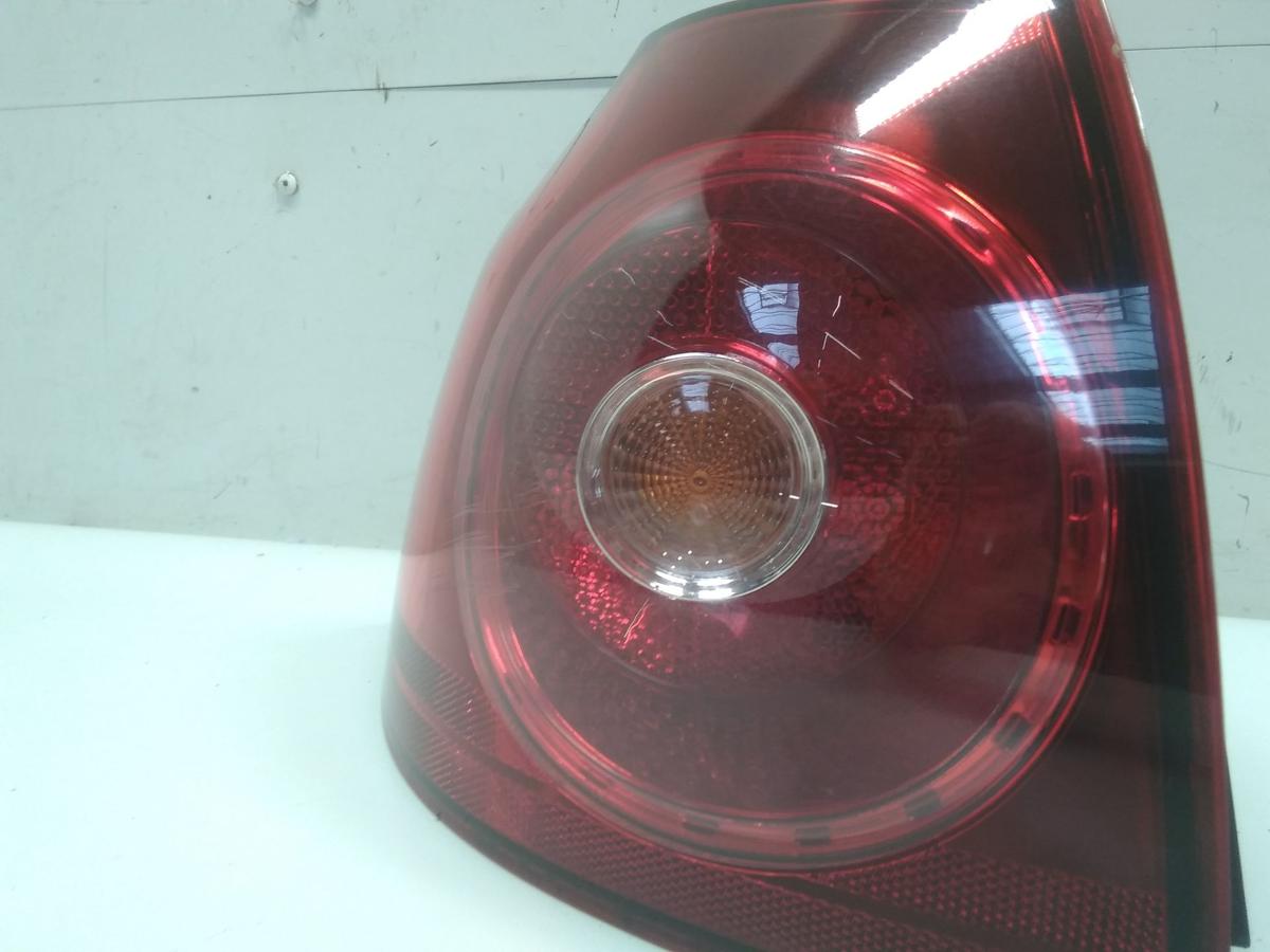 VW Golf 5 1K orig.Rückleuchte Heckleuchte links aussen Fließheck BJ2008 dunkel