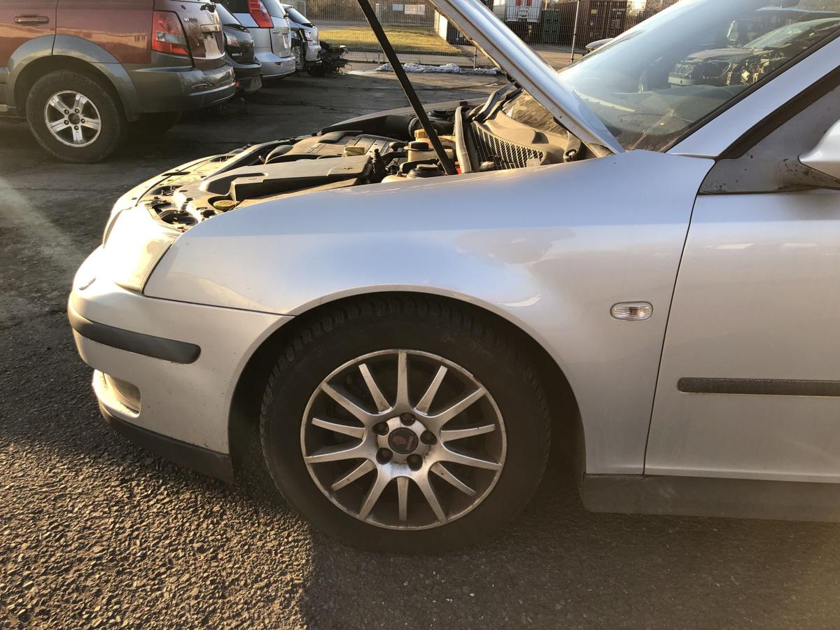 Saab 9-3 Typ YS3F Kotfl&uuml;gel links Fender Radabdeckung silber