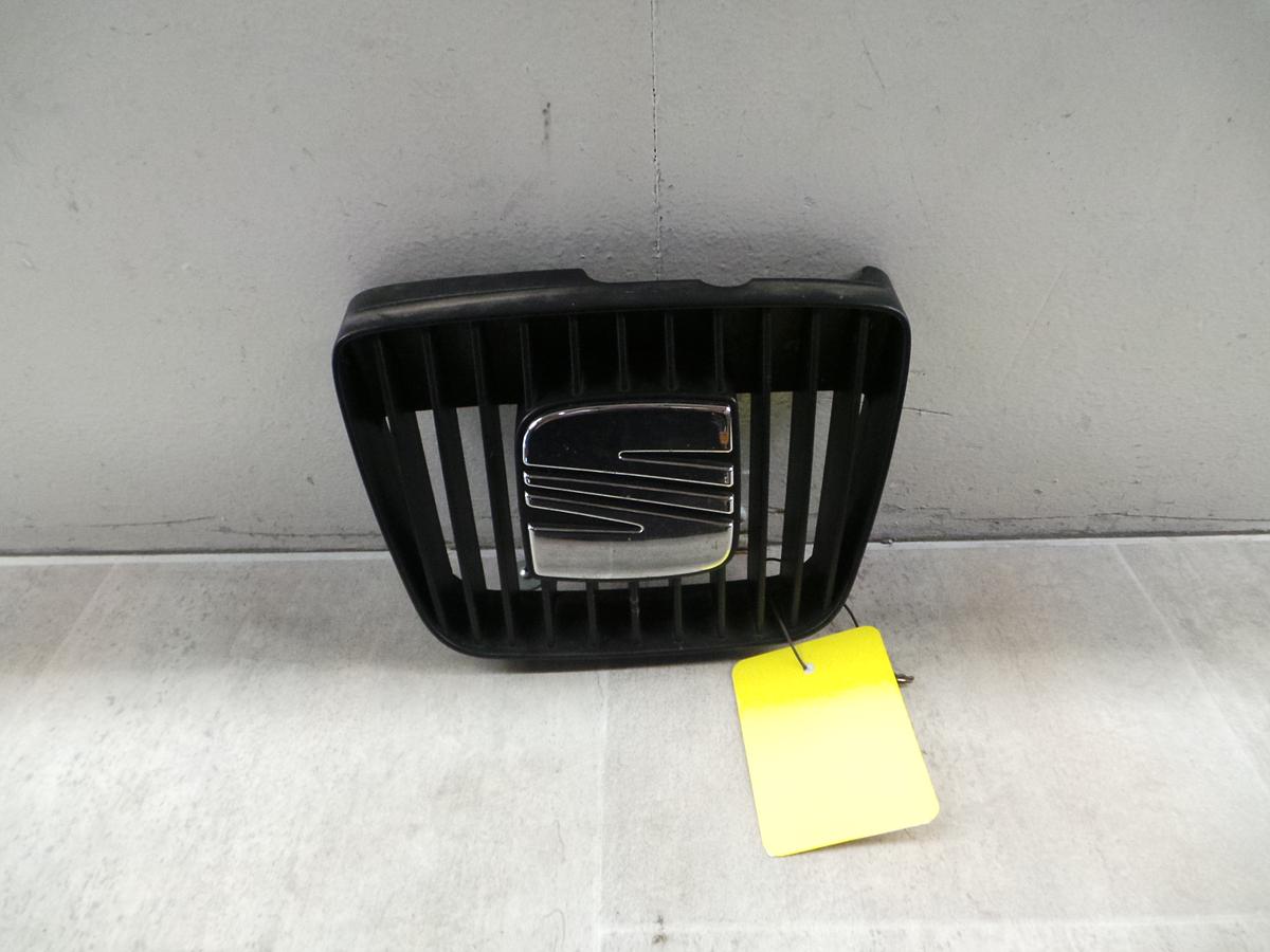 Seat Ibiza 6K2 BJ 2000 Kühlergrill Grill Frontgrill 6K0853654D