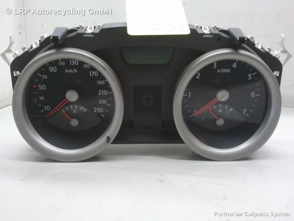 Renault Megane 2 BJ2002 Tacho Kombiinstrument 8200306538 1.5 TD 60kw Diesel