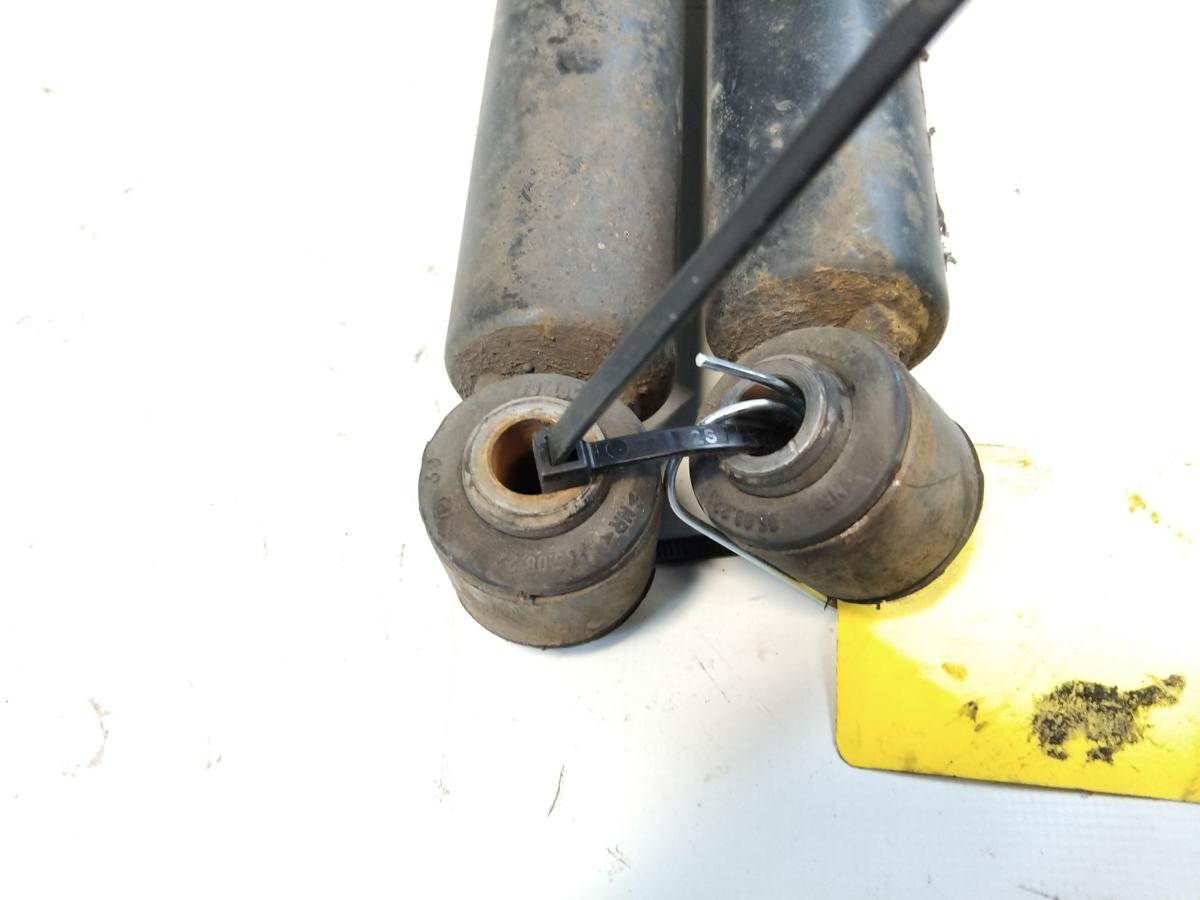 Ford Focus 3 Kombi Facelift original Satz Sto&szlig;d&auml;mpfer Hinterachse Bj.2015