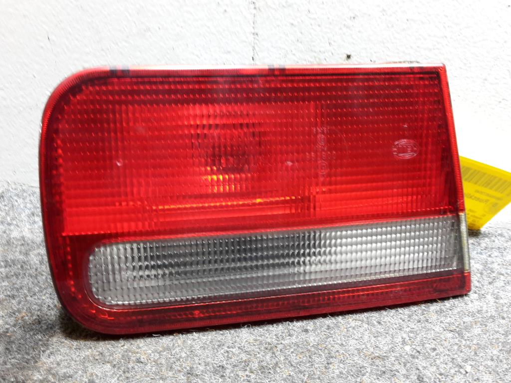 Honda Accord CC7 BJ 1995 Rücklicht links innen Rückleuchte Heckleuchte 93-96 Hella