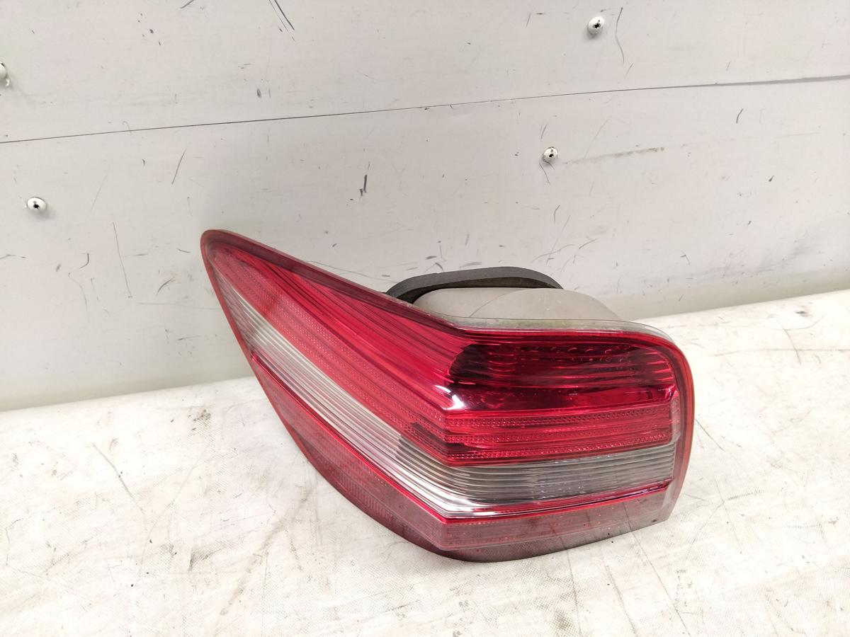 Mercedes ML164 original R&uuml;ckleuchte Heckleuchte Schlussleuchte links BJ2006