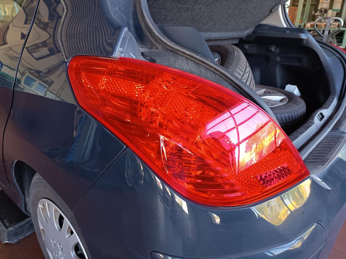 Peugeot 308I original R&uuml;ckleuchte links 5 T&uuml;rer Baujahr 2008