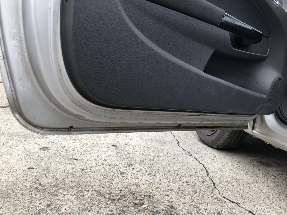 Opel Corsa D T&uuml;r vorn links Fahrert&uuml;r im Rohbau 2AU Starsilber 3 t&uuml;rer
