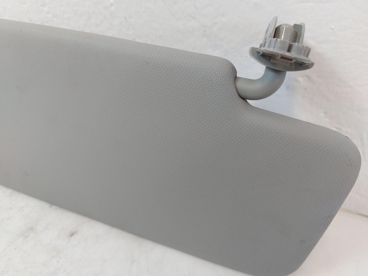 Audi Q2 Typ AG Sonnenblende links mit Spiegel