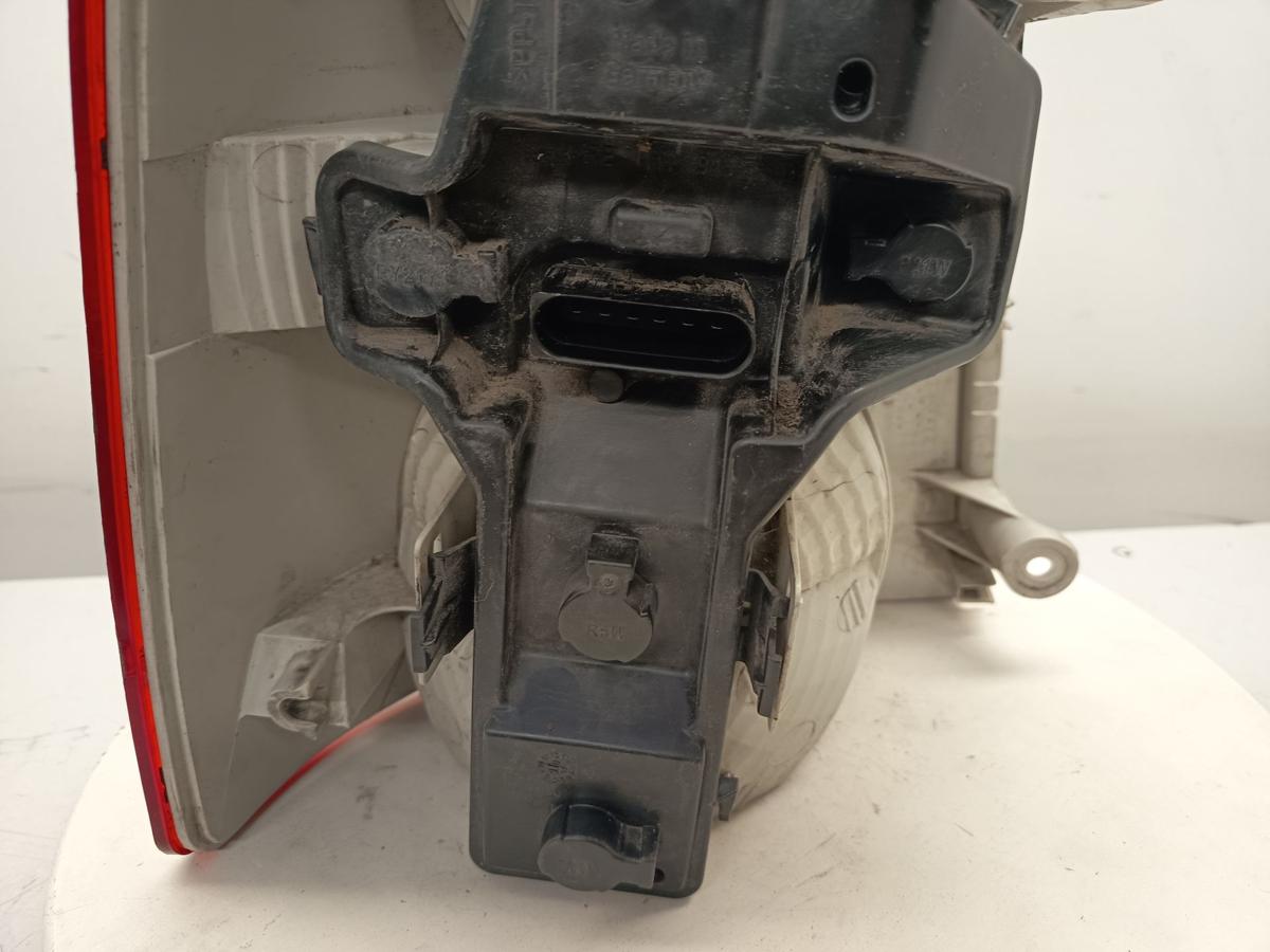 VW Touran 1T original R&uuml;ckleuchte rechts vor Facelift Baujahr 2006