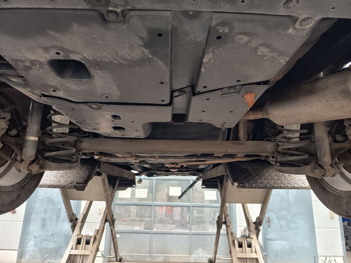 Toyota Auris E15 original Hinterachse Tr&auml;ger scheibengebremst 1,6l 97kW Bj 2011