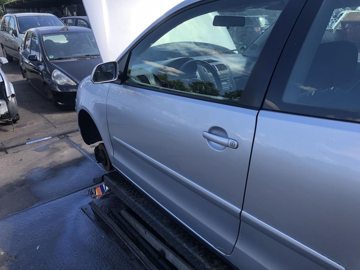 VW Polo 9N3 original Tür links Fahrer (Roh) A7W Reflexsilber Bj 2005
