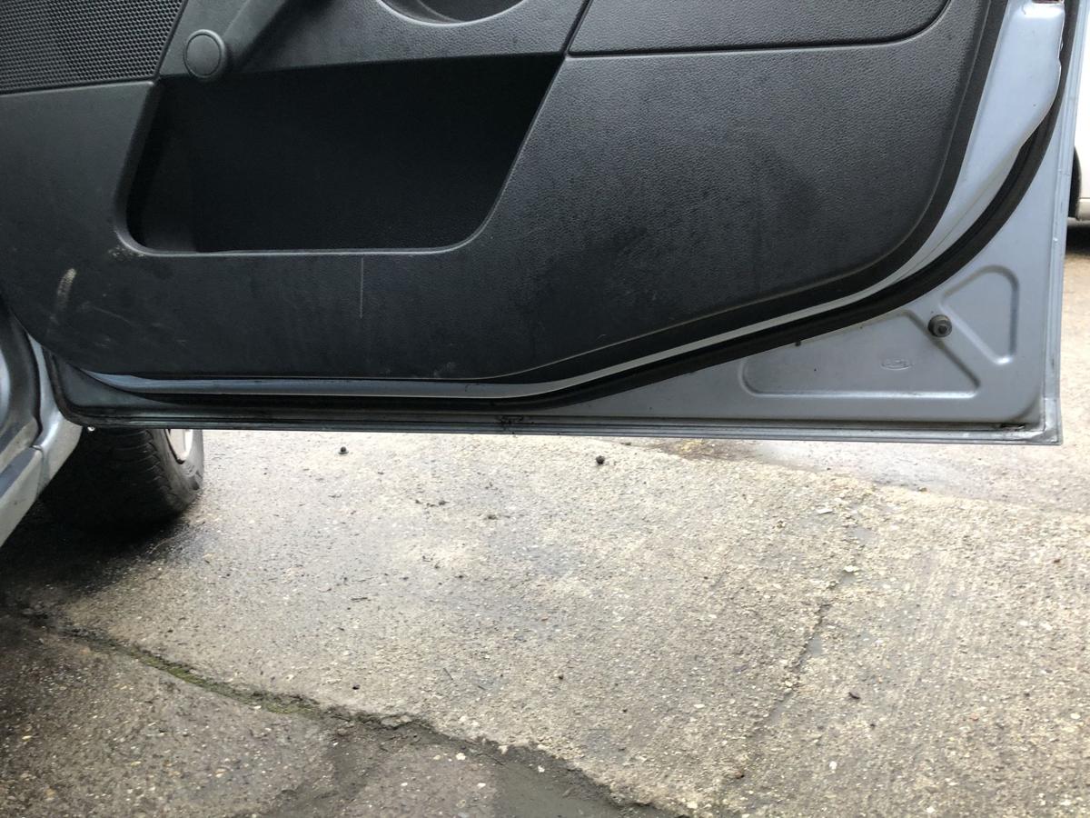 Ford Fiesta JD3 JH1 T&uuml;r vorne rechts Beifahrert&uuml;r Autot&uuml;r 5t&uuml;rer Rohbau blau