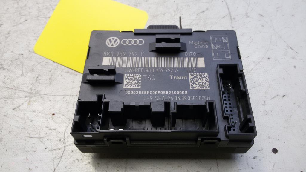 Audi A4 8K BJ2008 Türsteuergerät vorn rechts 8K0959792C