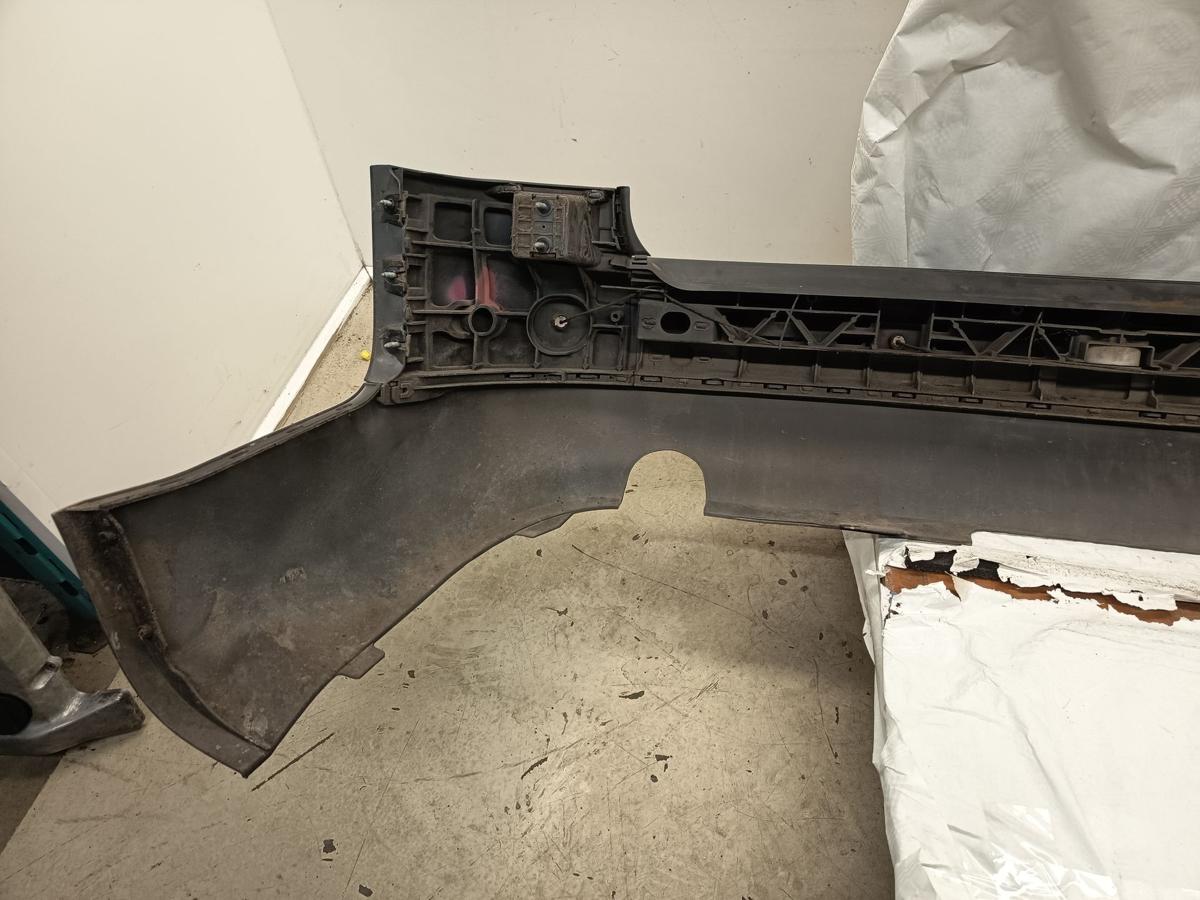 Audi A4 B6 Kombi original Sto&szlig;stange hinten LX7Z delfingraumet Baujahr 2001