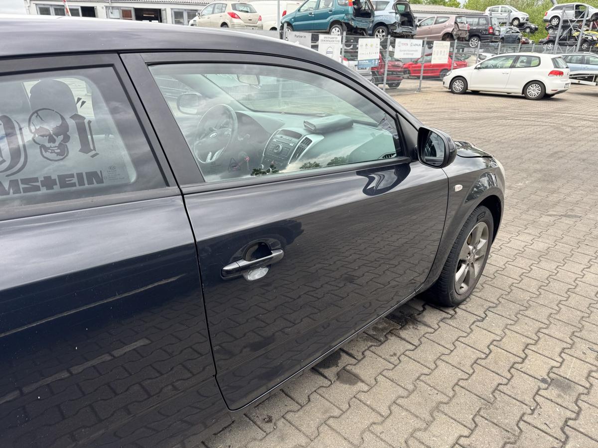Kia Pro Ceed original T&uuml;r vorn rechts 1K Black Pearl Rohbau Bj.2010