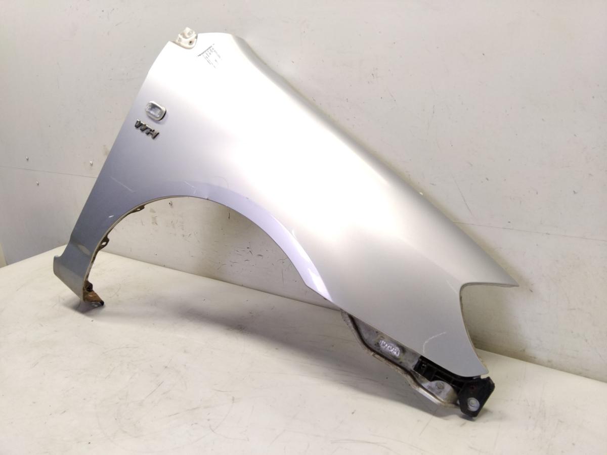 Toyota Corolla E12 Kombi original Kotflügel vorn rechts silbermet. BJ2003 Rost