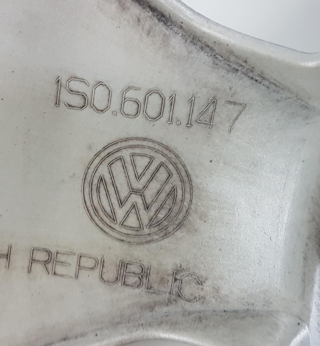 VW Up Radkappensatz Radzierblenden Bj2012 1S0601147 silbergrau 14 Zoll