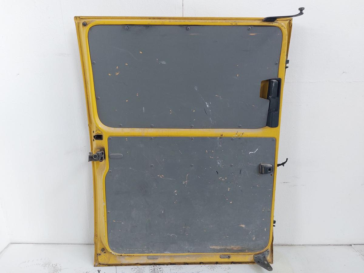 VW T5 7H Transporter Schiebet&uuml;r links Postgelb Dellen tiefe Kratzer