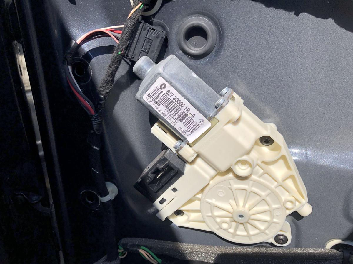 Renault Laguna III Grandtour original Fensterhebermotor hinten rechts Bj 2010