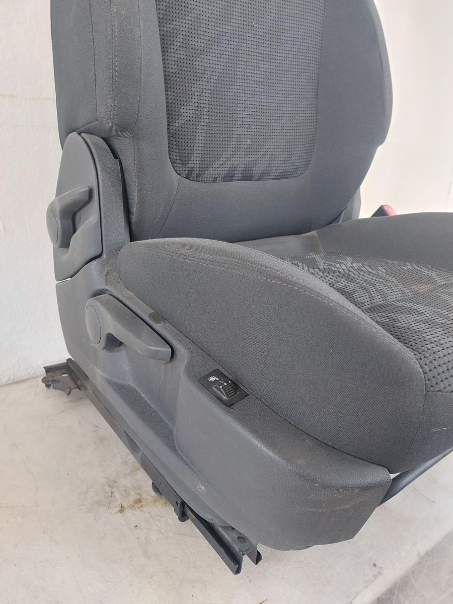 Peugeot 3008 I Typ 0U Sitz vorn rechts Beifahrersitz mit Heizung Stoff Autositz