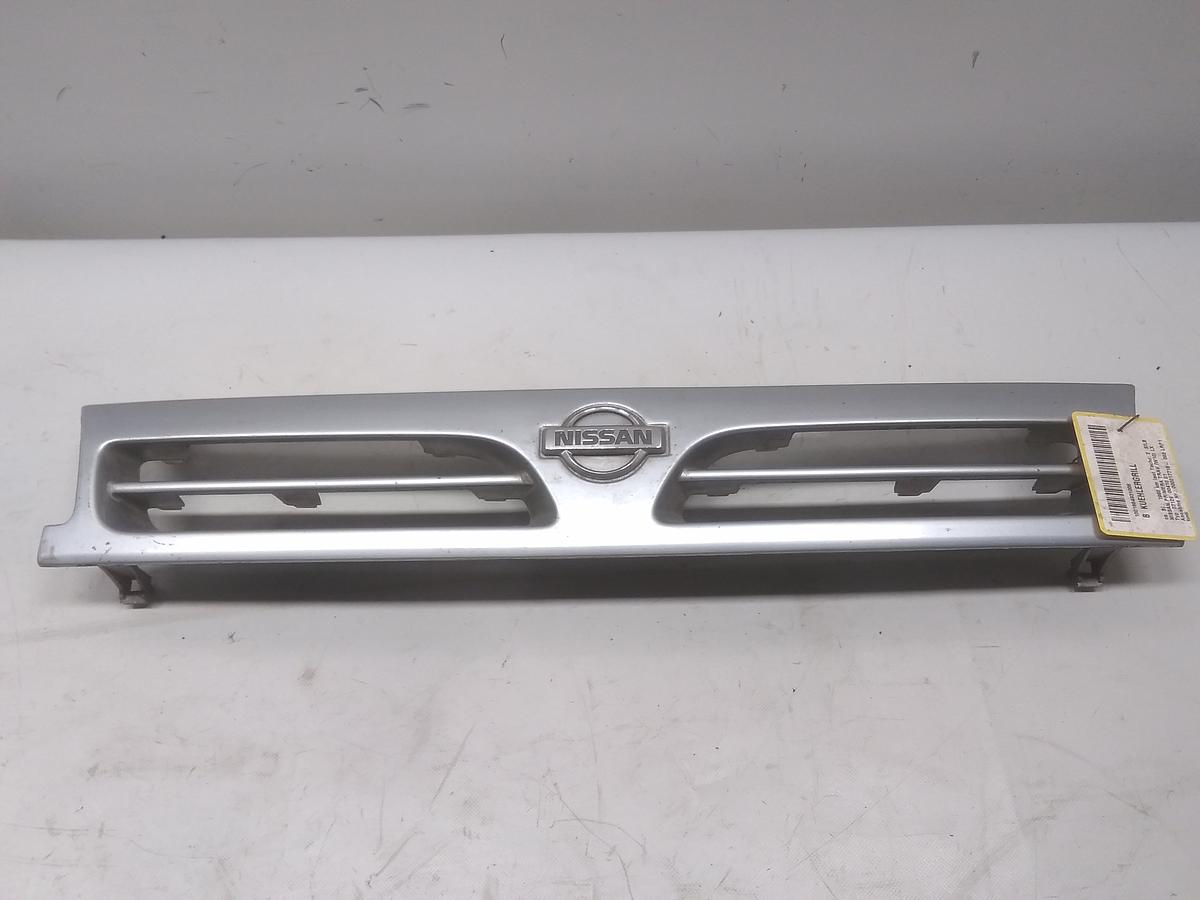 Nissan Primera W10 original Grill Kühlergrill 6231079N00 silbermetallic BJ1992